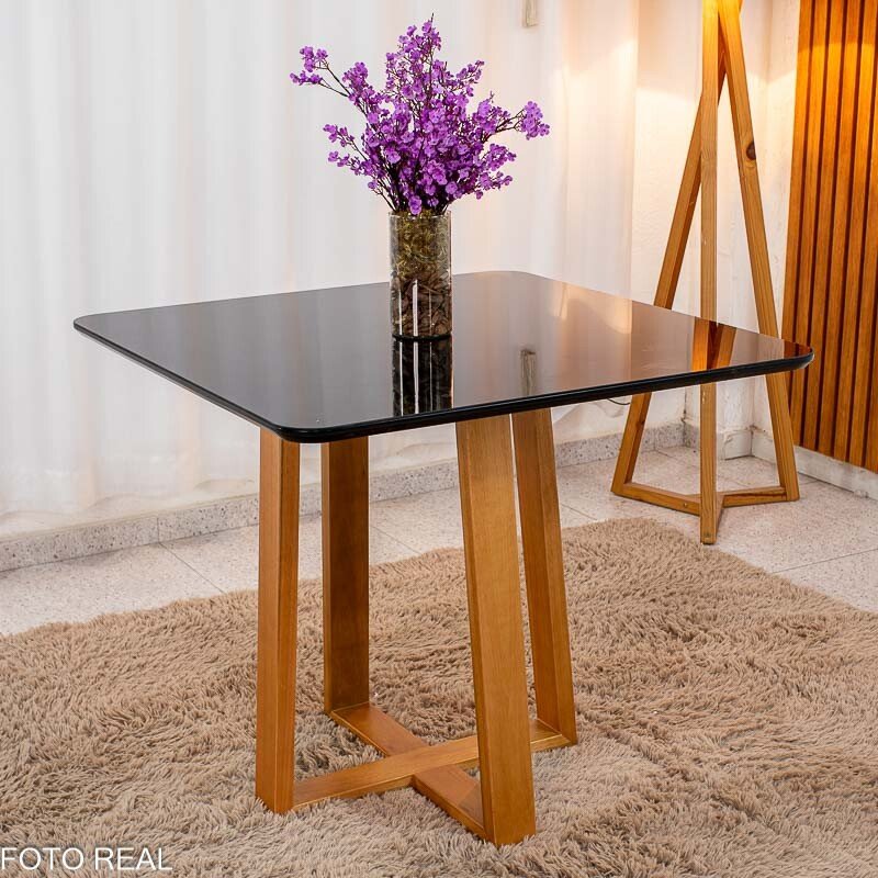 Mesa de Jantar Pedro 90×90 Vidro Preto/Base Madeira + 4 Cad. Lisboa Veludo Prata 514 Madeira Entregue Montada - Art Assento - Imagem 7